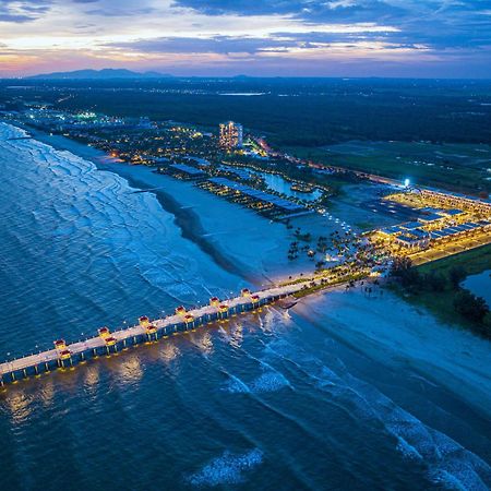Melia Ho Tram Beach Resort Bagian luar foto Aerial view of the Gulf State Park Pier