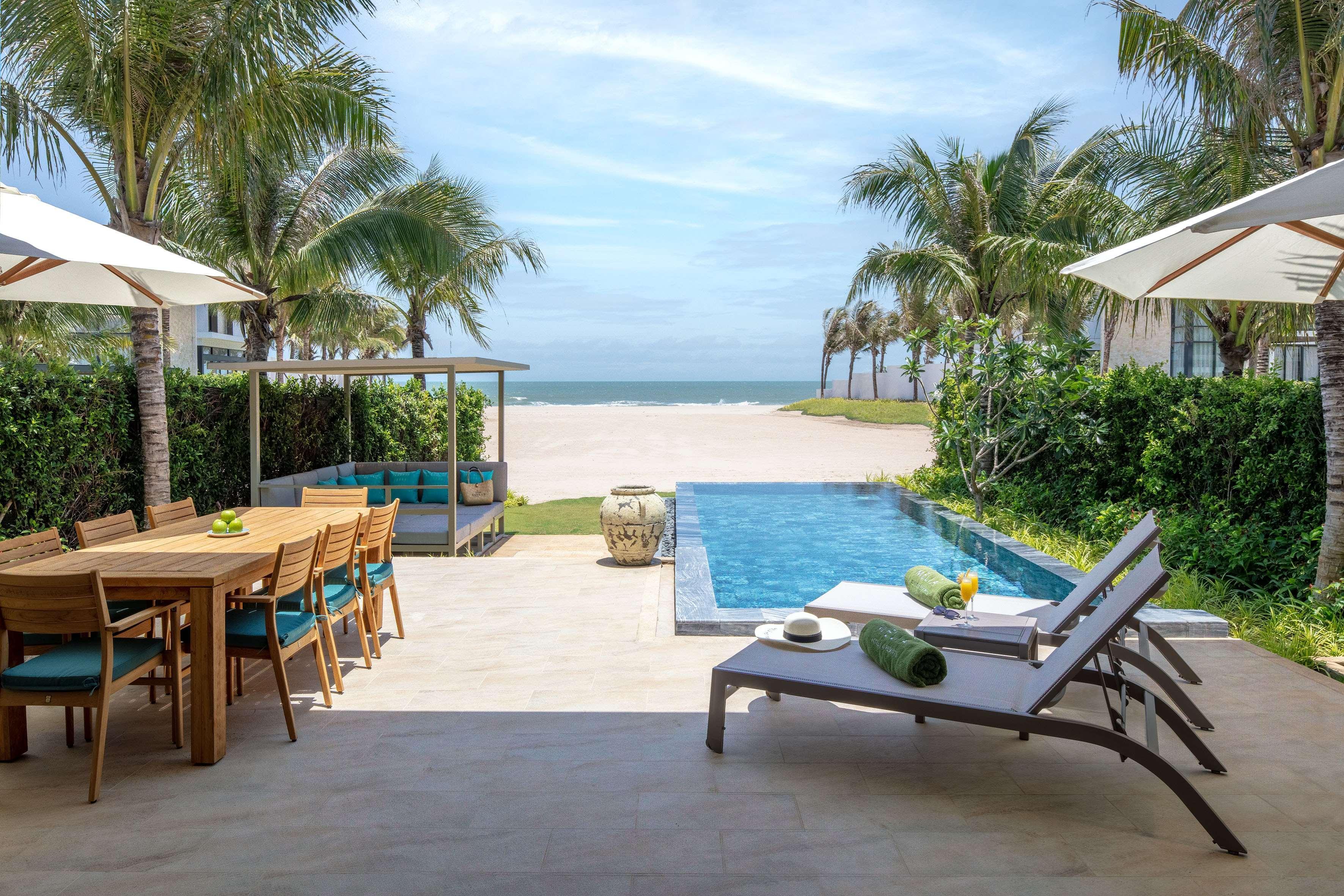 Melia Ho Tram Beach Resort Bagian luar foto Beachfront Pool Villa
