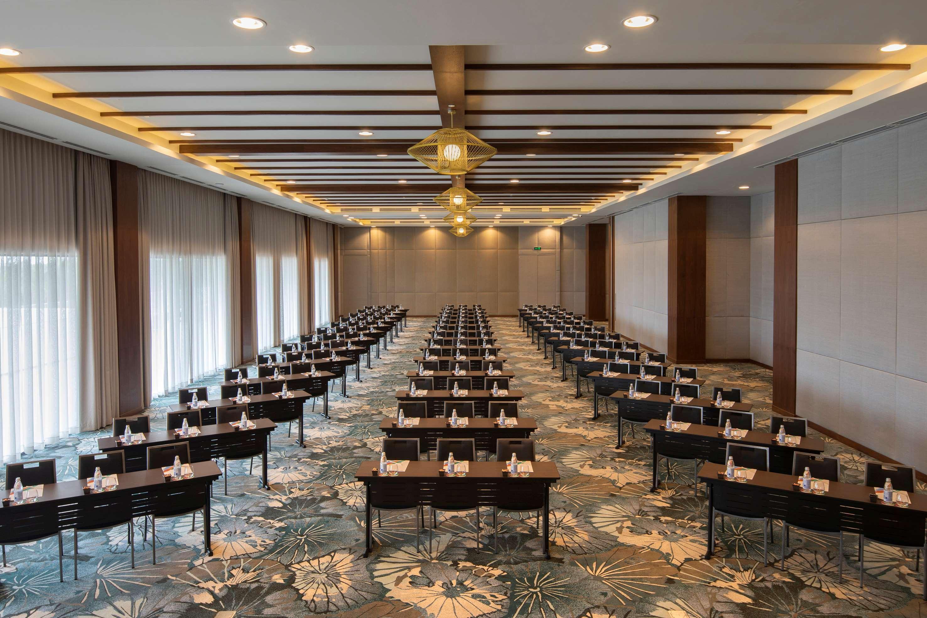 Melia Ho Tram Beach Resort Bagian luar foto Meeting room