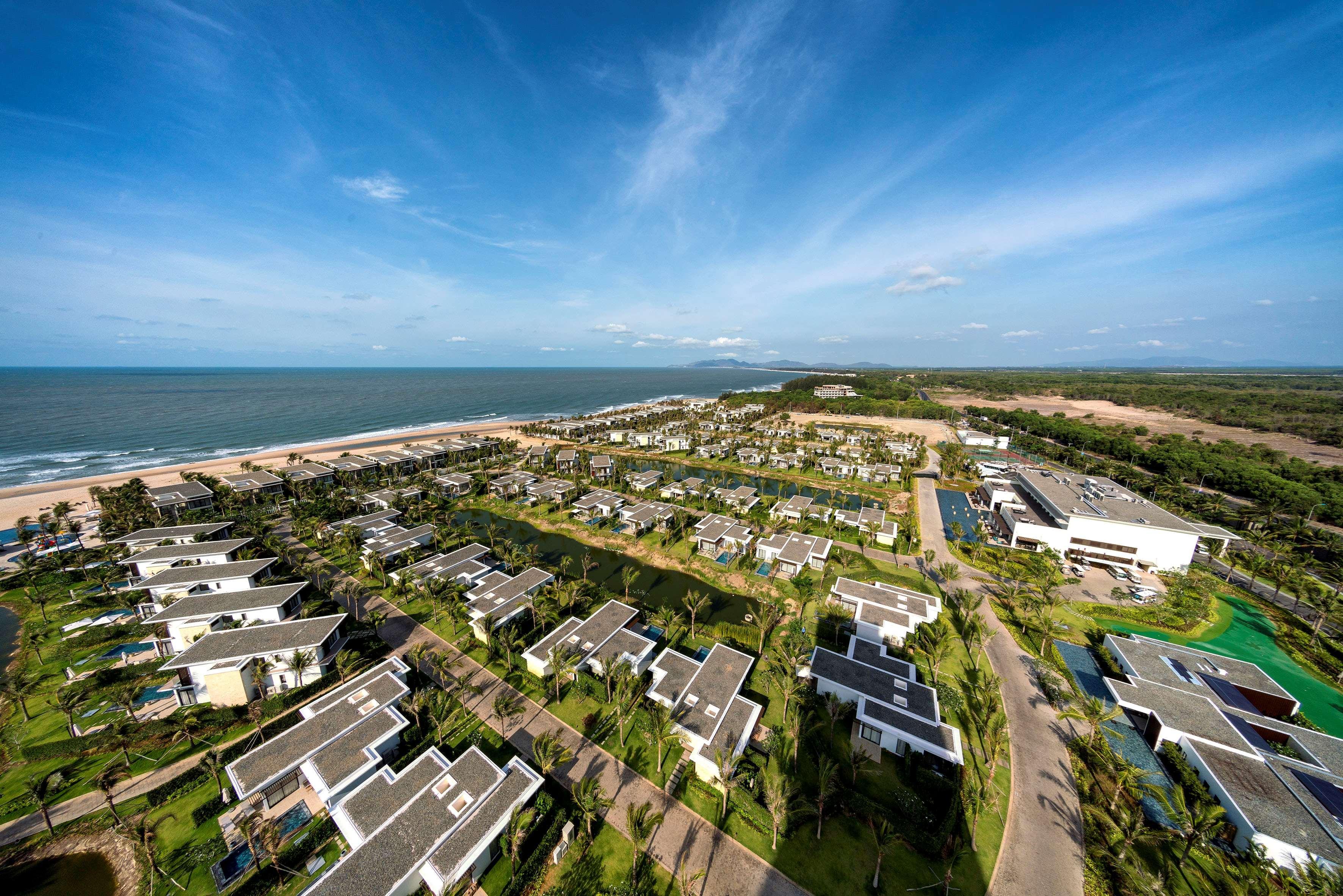 Melia Ho Tram Beach Resort Bagian luar foto Aerial view of the resort