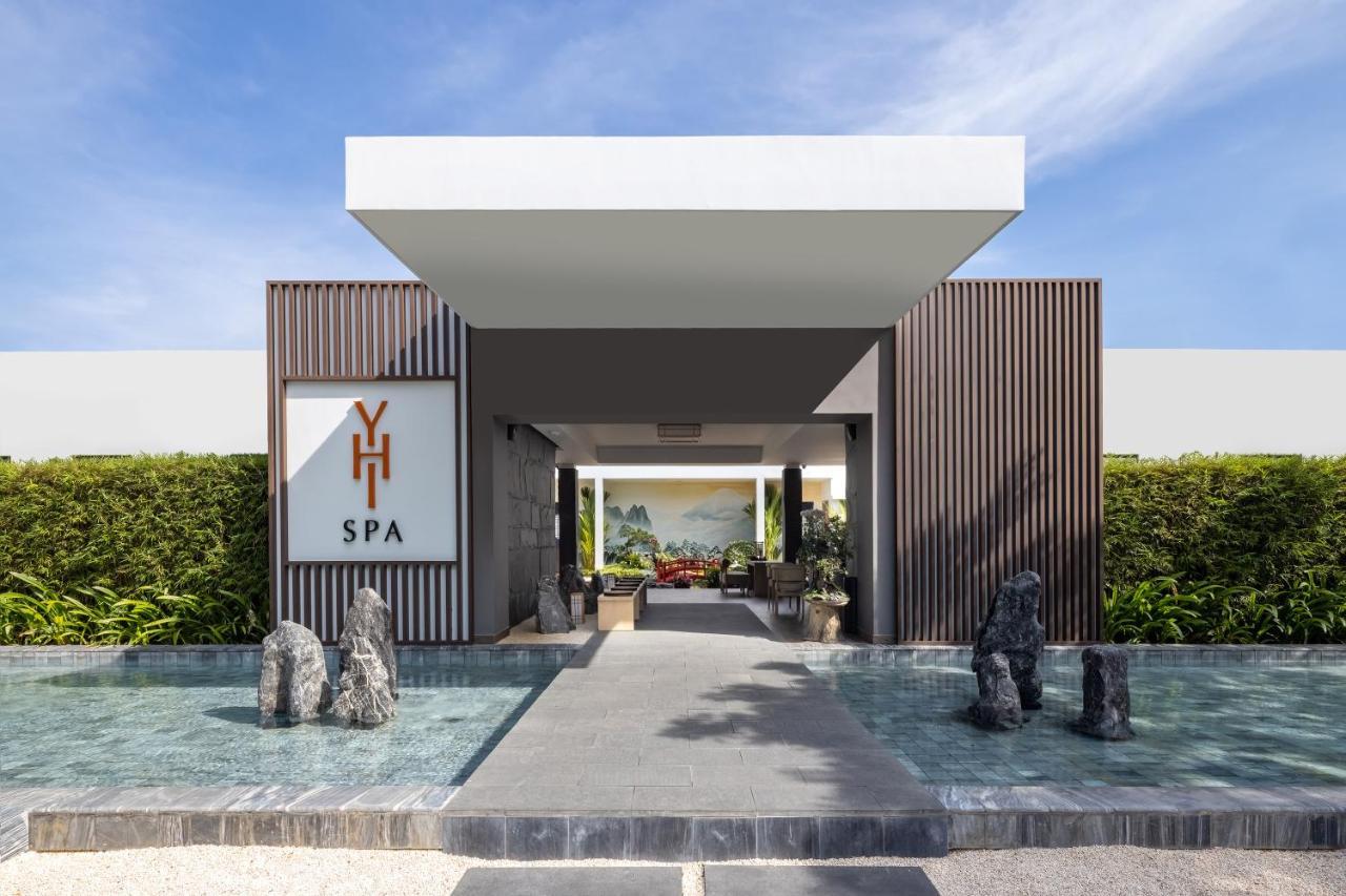 Melia Ho Tram Beach Resort Bagian luar foto Spa at the hotel