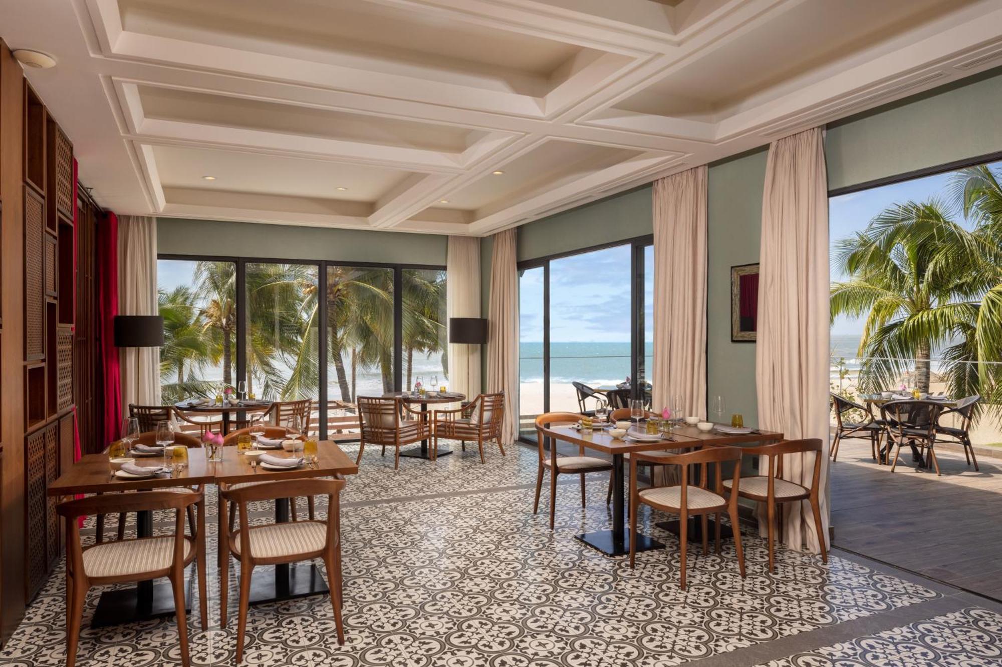 Melia Ho Tram Beach Resort Bagian luar foto The Beach Club