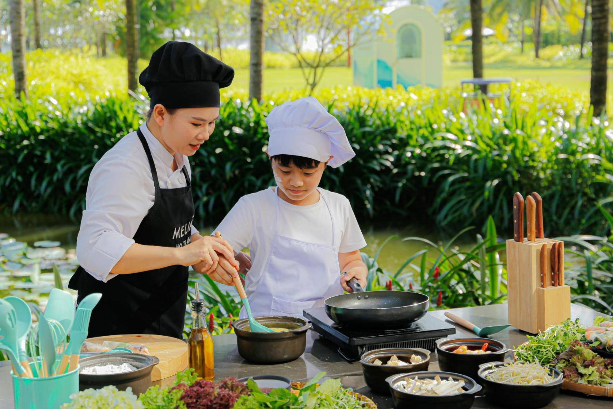 Melia Ho Tram Beach Resort Bagian luar foto Cooking class